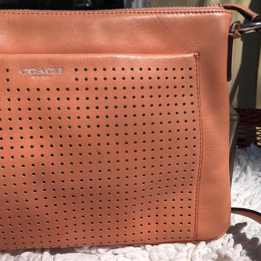 🚨B2G1 COACH Coral Pink Leather Crossbody Bag - Picture 3 of 11